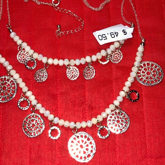 NWT 2-layer gt chains necklace with gt cutout circles sm & lg, glass beads $25 - Picture 2 of 5